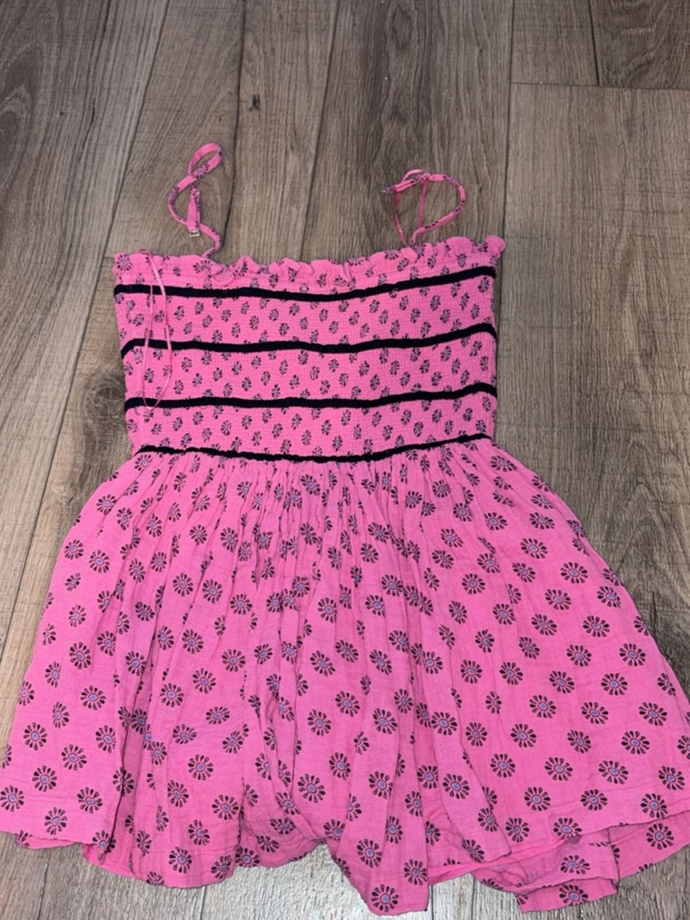 Free People: Smocked Romper: 2 way wear: Spaghetti Straps or strapless: Size S